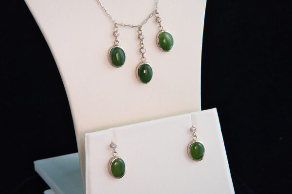 The Emerald Droplet Set